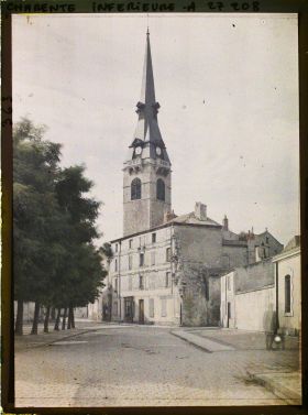 Image représentant L'église Notre-Dame, vue depuis la place des Cordeliers