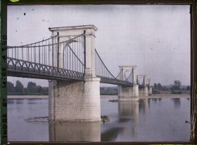 Image représentant Le pont suspendu sur la Loire