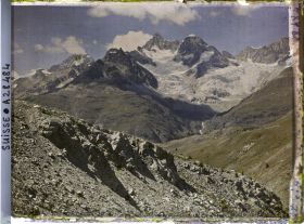 Image représentant La moraine du glacier de Findel devant la Dent Blanche