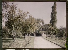 Image représentant La route de Naussac, près de Saint-Julien-d'Empare