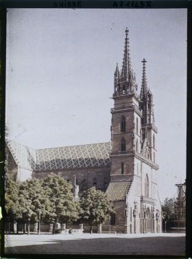 Image représentant Le Münster vu de la Münsterplatz