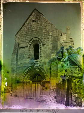 Image représentant France, Condé s/Aisne, Entrée de l'Eglise