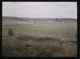 Image représentant France, Boureuil, Nouveau Boureuil  au fond, la fôret d'argonne, vue prise à l'Est de Buzemant