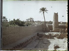 Image représentant Tour de garde et murs de clôture d'un jardin