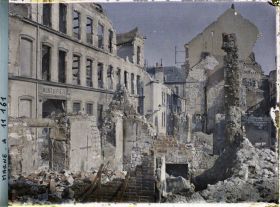 Image représentant Le Mont de Piété (crédit municipal) en ruine, côté rue Eugène Desteuque
