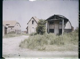 Image représentant France, Ecurie, Eglise provisoire et reconstructions