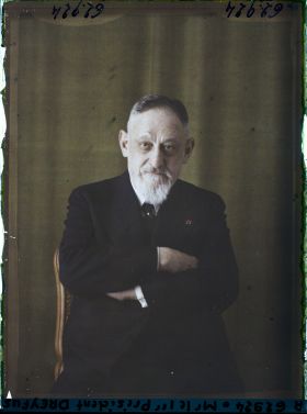 Image représentant https://musee-albert-kahn.s-museum.fr/home/NWQ2OTAwYzNmYjZlZTk1ZWQwODJmMjY4L2dlbmVyaWMtbm90aWNlLXRhYi9hdXRob3JpdHkvNjE3YTc5ZjVjZjhiODk2OGIzMzM3ZDIx/5d6900c3fb6ee95ed082f268/generic-notice-tab/authority/617a79ebcf8b8968b3336be1 Monsieur Dreyfus