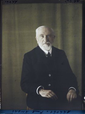 Image représentant Monsieur  https://musee-albert-kahn.s-museum.fr/home/NWQ2OTAwYzNmYjZlZTk1ZWQwODJmMjY4L2dlbmVyaWMtbm90aWNlLXRhYi9hdXRob3JpdHkvNjE3YTc5ZjVjZjhiODk2OGIzMzM3ZDIx/5d6900c3fb6ee95ed082f268/generic-notice-tab/authority/617a79ebcf8b8968b3336736 Paul André