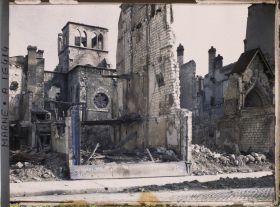 Image représentant France , Reims, Rue de Vesles & Eglise St Jacques