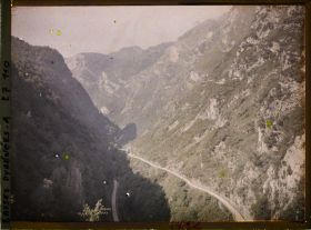 Image représentant France , Vallée D'Ossau, Panorama s/ la route et le défilé des Eaux Chaudes pris du Haut du Hourat