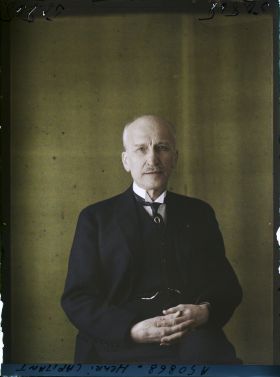Image représentant Monsieur  https://musee-albert-kahn.s-museum.fr/home/NWQ2OTAwYzNmYjZlZTk1ZWQwODJmMjY4L2dlbmVyaWMtbm90aWNlLXRhYi9hdXRob3JpdHkvNjE3YTc5ZjVjZjhiODk2OGIzMzM3ZDIx/5d6900c3fb6ee95ed082f268/generic-notice-tab/authority/617a79ebcf8b8968b3336a25 Henri Capitant