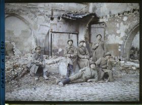 Image représentant France, Reims, Groupe de Russes