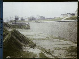 Image représentant Les fortifications à la porte d'Orléans (?)
