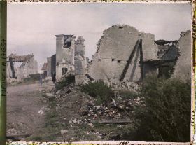 Image représentant France, Watronville, L'Eglise et maison en ruines