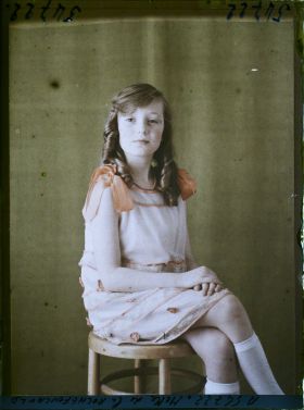 Image représentant https://musee-albert-kahn.s-museum.fr/home/NWQ2OTAwYzNmYjZlZTk1ZWQwODJmMjY4L2dlbmVyaWMtbm90aWNlLXRhYi9hdXRob3JpdHkvNjE3YTc5ZjVjZjhiODk2OGIzMzM3ZDIx/5d6900c3fb6ee95ed082f268/generic-notice-tab/authority/617a79ebcf8b8968b3337681 Mademoiselle Isabelle de La Rochefoucauld