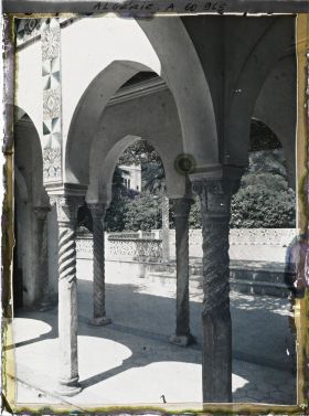 Image représentant Galerie d'un petit pavillon dans le palais d'été du Gouverneur
