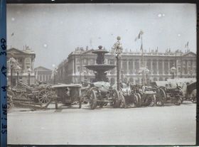 Image représentant Canons et décorations place de la Concorde et rue Royale pour les fêtes de la Victoire des 13 et 14 juillet