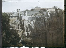 Image représentant Le pont de Sidi M'Cid reliant la Médina à l'hôpital civil