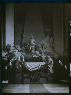 Image représentant France Alsace, Strasbourg, Le monument du Maréchal de Saxe, dans l'Eglise St Thomas