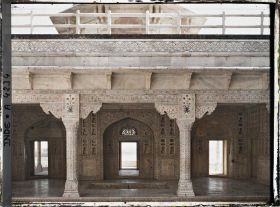 Image représentant Porte entourée d'un iwan à l'intérieur de la tour du Jasmin (Musamman Burj) dans le fort Rouge (Lal Qila)