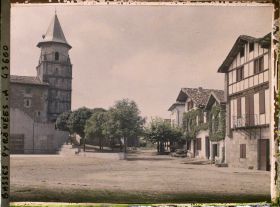 Image représentant France, Aïnhoa, L'Eglise et le fronton