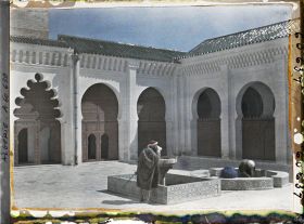 Image représentant La cour de la Grande Mosquée