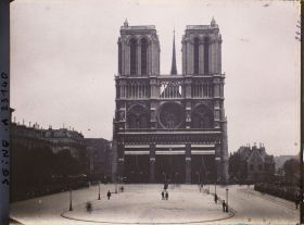 Image représentant Les funérailles de monseigneur Amette à la cathédrale de Notre-Dame