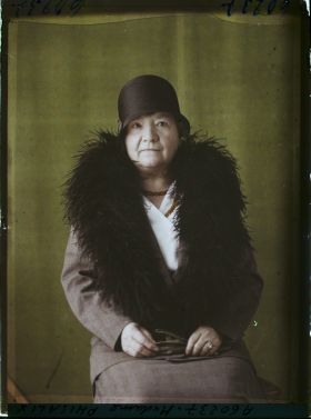 Image représentant https://musee-albert-kahn.s-museum.fr/home/NWQ2OTAwYzNmYjZlZTk1ZWQwODJmMjY4L2dlbmVyaWMtbm90aWNlLXRhYi9hdXRob3JpdHkvNjE3YTc5ZjVjZjhiODk2OGIzMzM3ZDIx/5d6900c3fb6ee95ed082f268/generic-notice-tab/authority/617a79ebcf8b8968b3337591 Madame Marie Phisalix