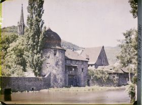 Image représentant La Thur, les remparts et la tour des Sorcières