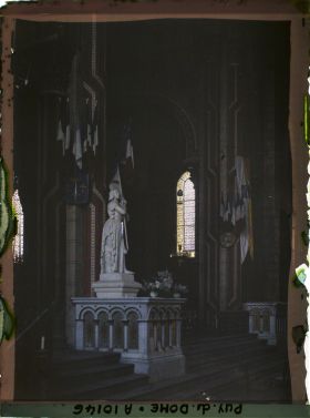 Image représentant France, Issoire, Intérieur de l'Eglise