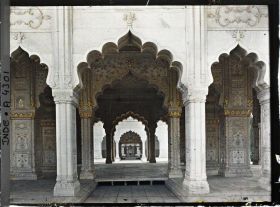 Image représentant Intérieur de la salle des audiences privées (Diwan-i-Khas) dans le fort Rouge (Lal Qila)