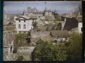 Image représentant La cité et le chateau dans le fond