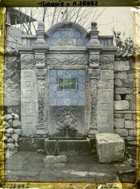 Image représentant Turquie, Angora, Fontaine aux Vieilles faïences à droite de la Mosquée Hadji Baïram