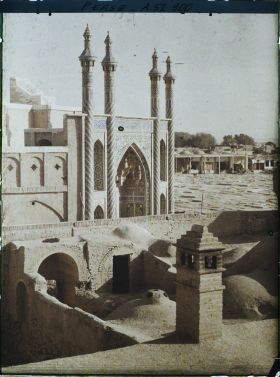 Image représentant Une des portes du sanctuaire de Fatima Masoumeh