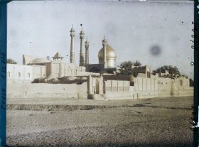 Image représentant Le sanctuaire de Fatima Masoumeh au crépuscule