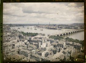 Image représentant France, Bordeaux, Panorama sur la Garonne