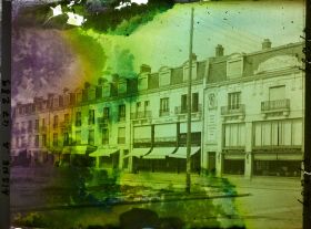 Image représentant France, Soissons, Nouveaux immeubles place du Cloître
