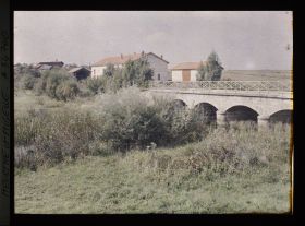 Image représentant Maizerais, Reconstructions et pont sur le Rupt de Mad