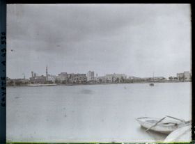 Image représentant La ville depuis le quai de la gare
