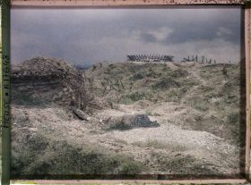 Image représentant France, Fort de Douaumont, Dans le fort  au fond la Coupole de 155. Court qui est intacte
