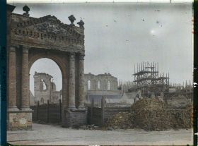 Image représentant Belgique, Ypres, Entrée de l'Evèché et ruines de St Martin