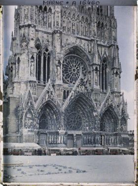 Image représentant France, Reims, Partie de la façade