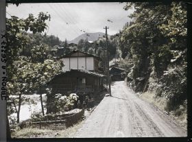 Image représentant Hameau et route de montagne