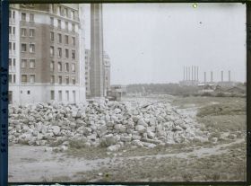 Image représentant Construction d'habitations à bon marché (HBM) sur la zone de fortifications à la porte de Saint-Cloud