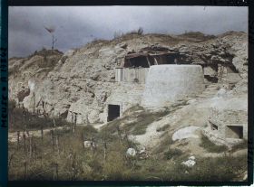 Image représentant France, Fort de Douaumont, Fort de Douaumont - Petite Coupole d'observation Une partie de la Cour
