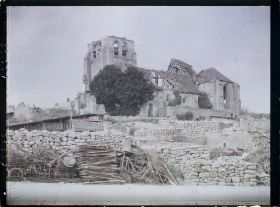 Image représentant France, Oulches, Vue d'ensemble de l'Eglise