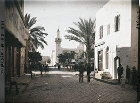 Image représentant La rue de la République et l'Hôtel de ville