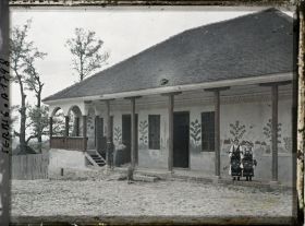 Image représentant Façade d'une auberge sur la route d'Avala