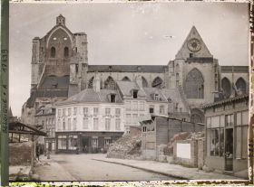 Image représentant Belgique, Louvain, St Pierre vu du Vieux Marché