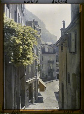 Image représentant La rue du Pont vue de la rue du Petit Chêne